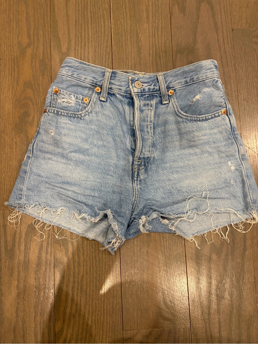 Levi’s Ribcage Shorts